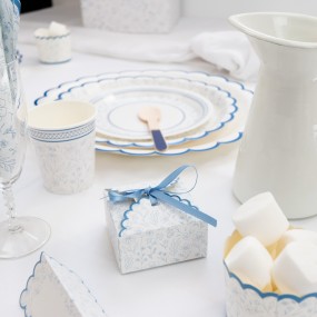 PETITES BOITES A FESTONS FLEUR BLEUE X 8