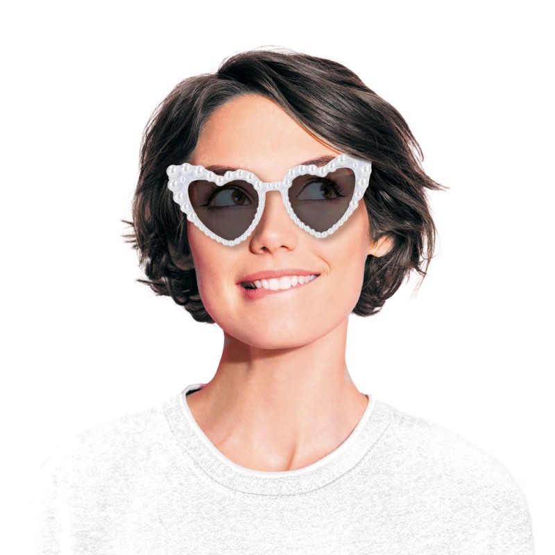 Lunettes coeurs blanches avec des petites perles nacrée collées